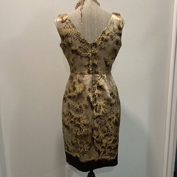 Tahari Gold METALLIC ABSTRACT SLEEVELESS SHEATH DRESS - Picture 7 of 16